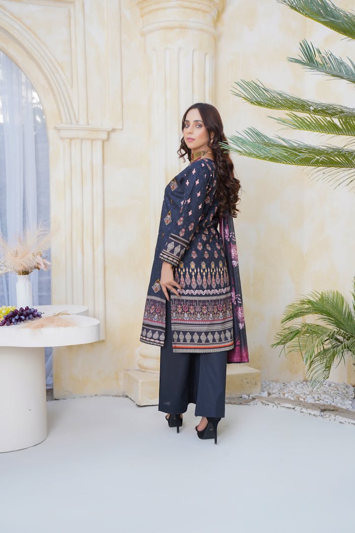 Noor-E-Naznavin Navy Blue Printed pakistani Suit Set